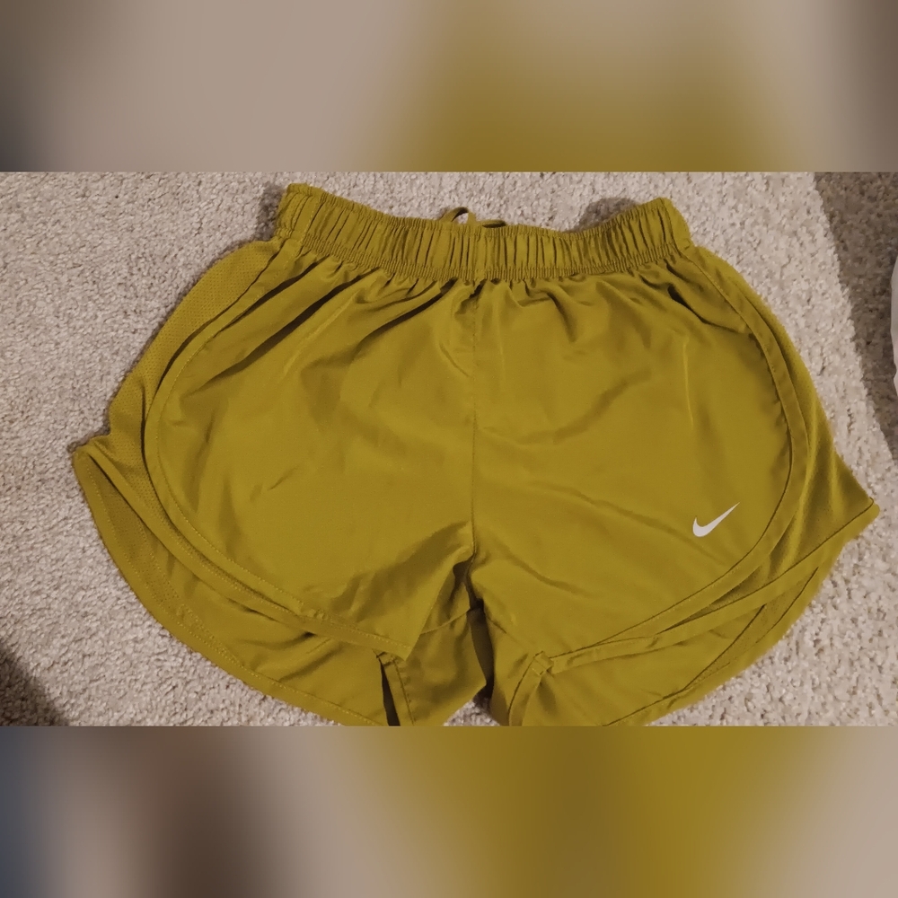 Nike, S, green